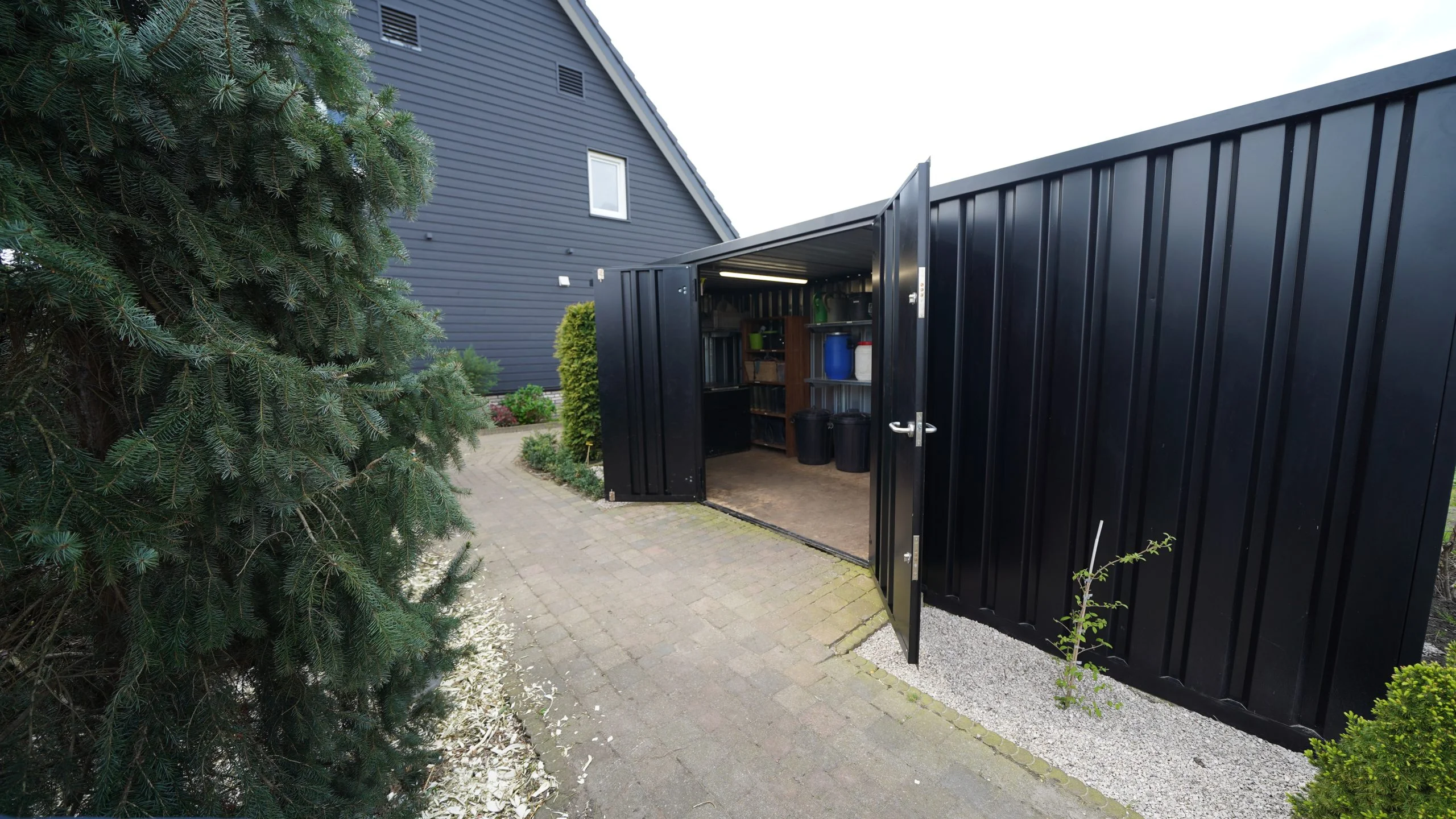 Contenedor negro disminuido 6 x 2 metros - con puerta doble en el lado 6 metros-Nuevo - Image 2