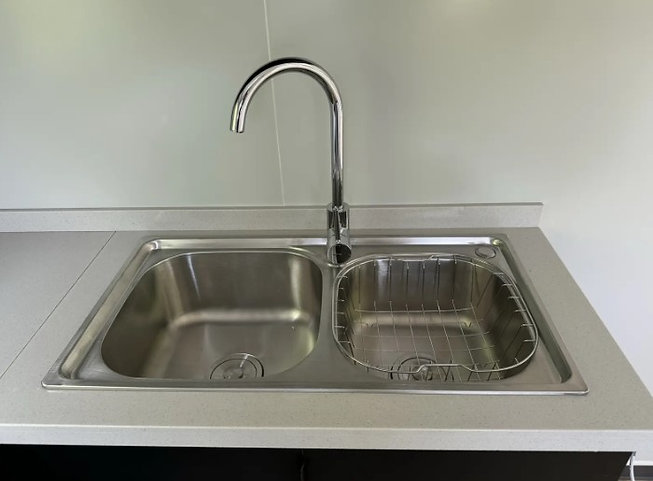 Contenedor móvil: casa pequeña con dos dormitorios y cocina, modelo 2024-Nuevo - Image 9