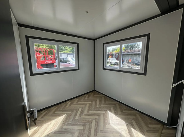 Contenedor móvil: casa pequeña con dos dormitorios y cocina, modelo 2024-Nuevo - Image 11