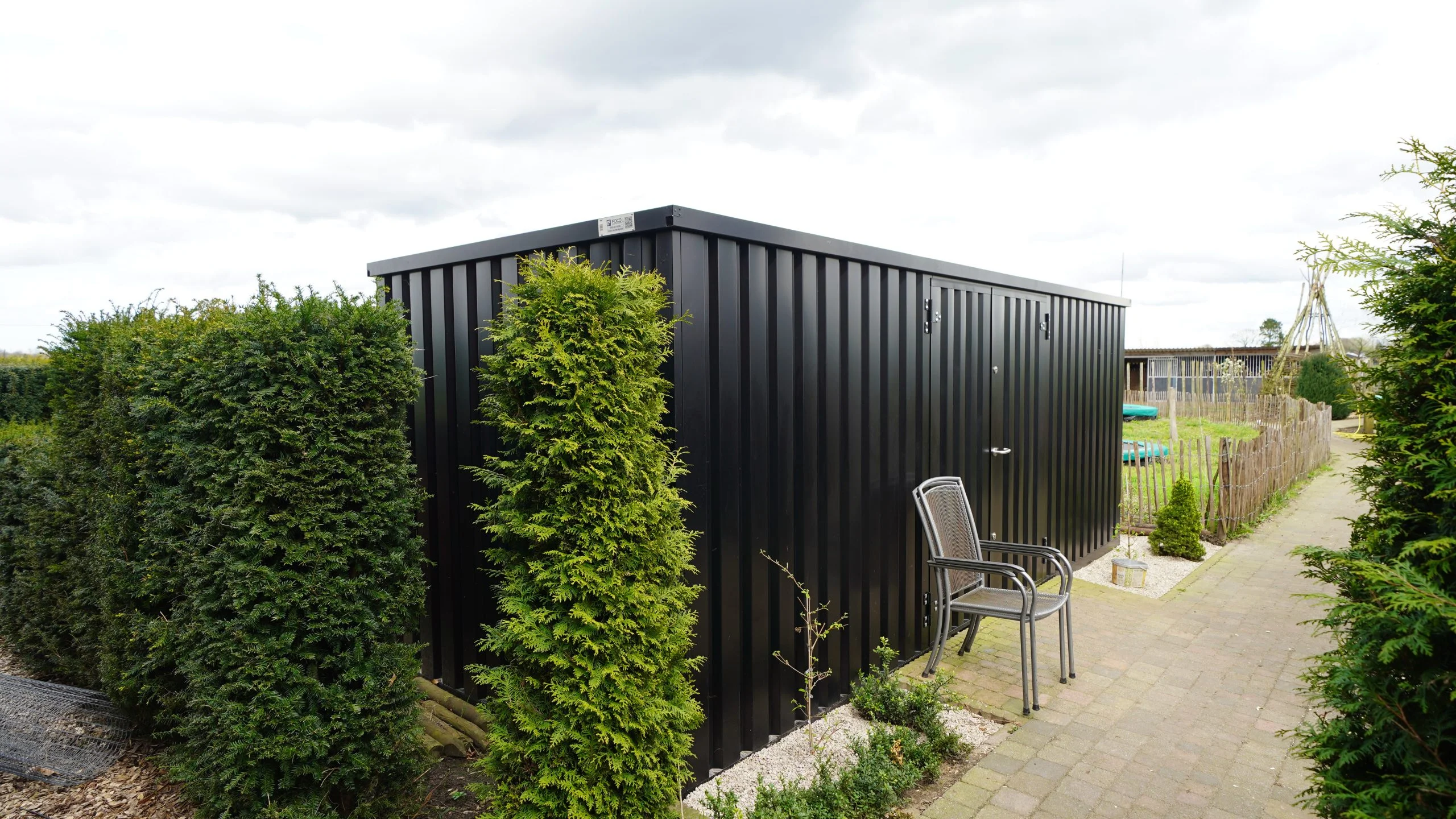 Contenedor negro disminuido 6 x 2 metros - con puerta doble en el lado 6 metros-Nuevo - Image 3